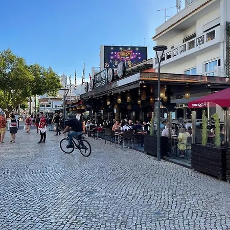 Pedro Samora Vandrarhem Albufeira