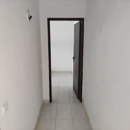 Pedro Samora Hostel Αλμπουφέιρα