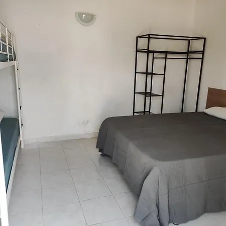 Hostel Pedro Samora Αλμπουφέιρα